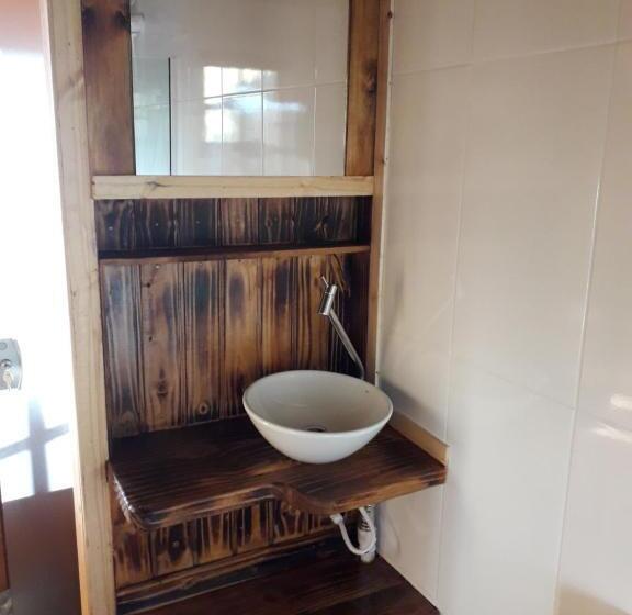 标准间, Chales Bem Me Quer