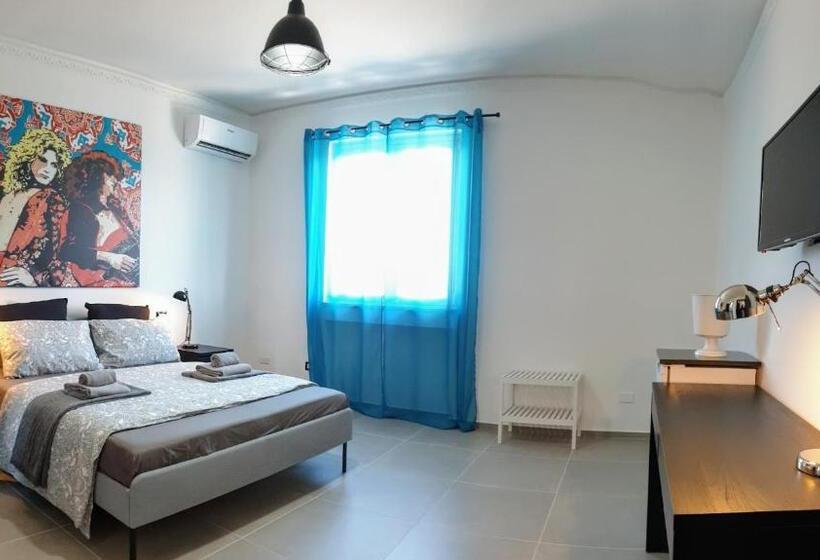 חדר קומפורט לשלושה, Casa California