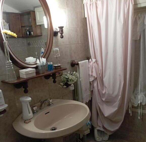 חדר בסיסי, Casa Polè