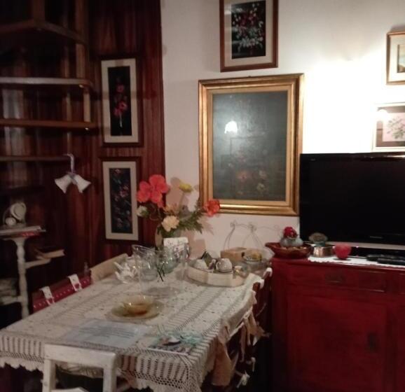 اتاق عادی, Casa Polè
