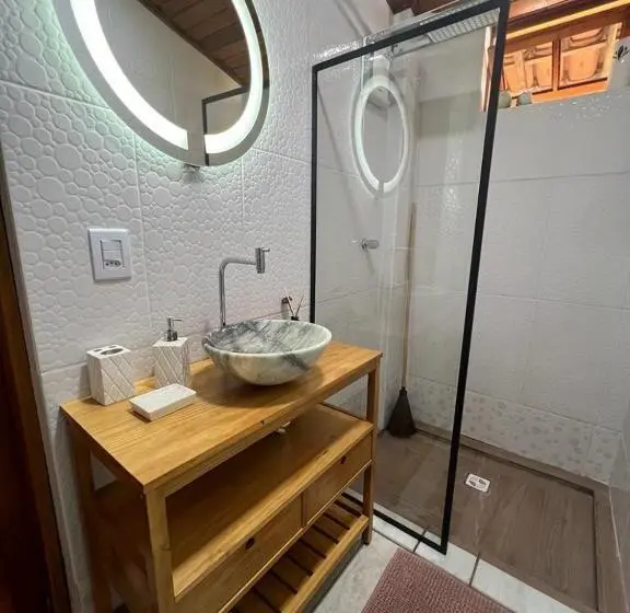 デラックススタジオ, Casa Com Piscina