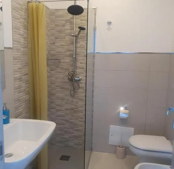 اتاق استاندارد سه تخته با چشم‌انداز باغ, Sea Beach Home