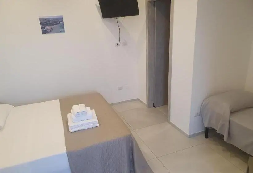 اتاق استاندارد سه تخته با چشم‌انداز باغ, Sea Beach Home
