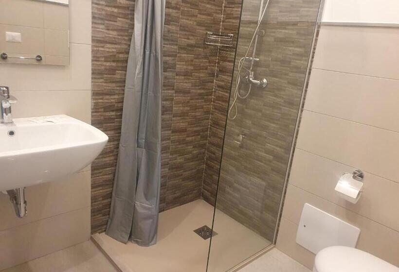 Standard Kolmen Hengen Huone Puutarhanäkymä, Sea Beach Home