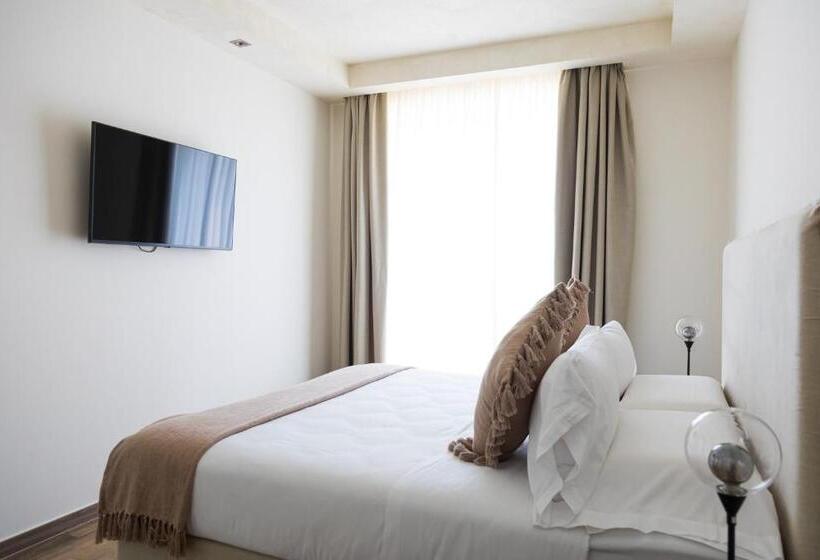 带露台的小型套房, Casabianca Resort