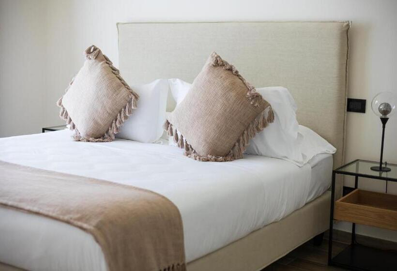 带露台的小型套房, Casabianca Resort