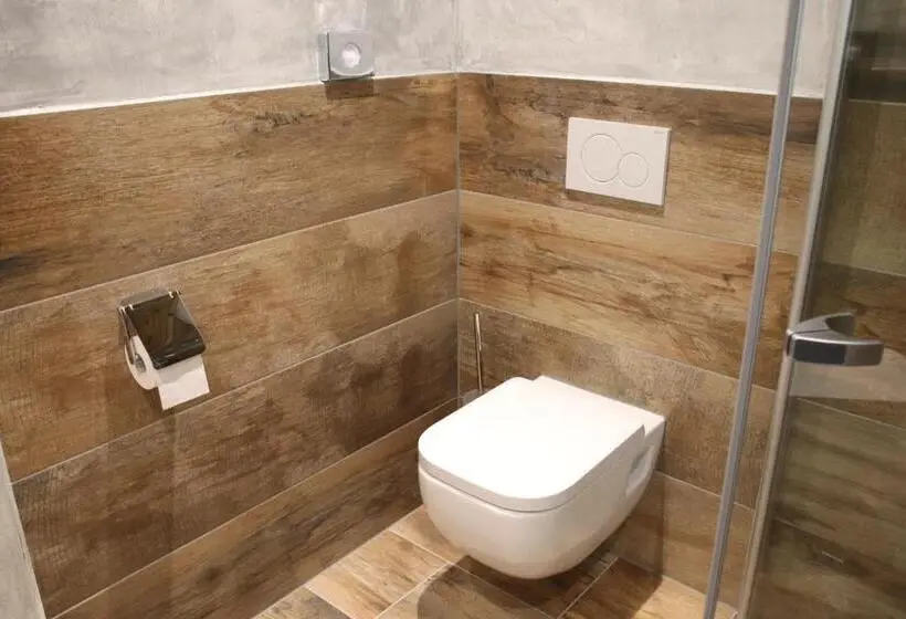 スタンダードスタジオ, Lh Boardinghouse Gmbh Wi Dahaam
