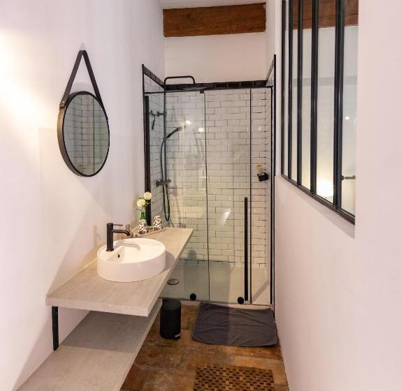 غرفة قياسية, Les Chambres Du Lavoir Vert