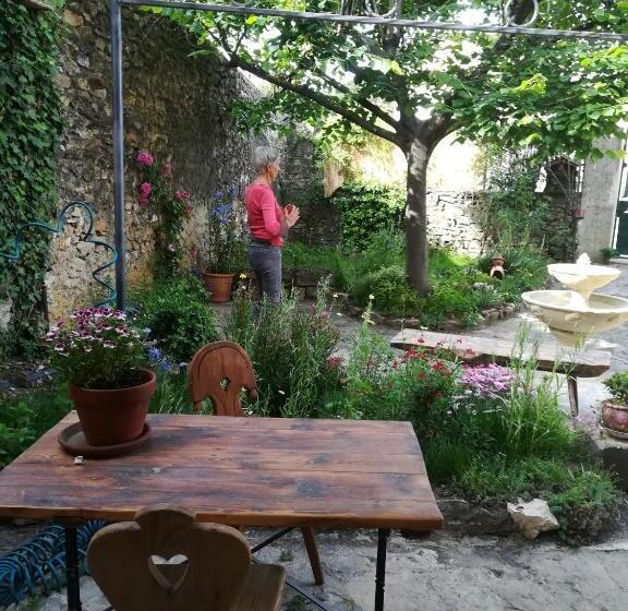 غرفة قياسية مطلّة علي الحديقة, Mas D Antan