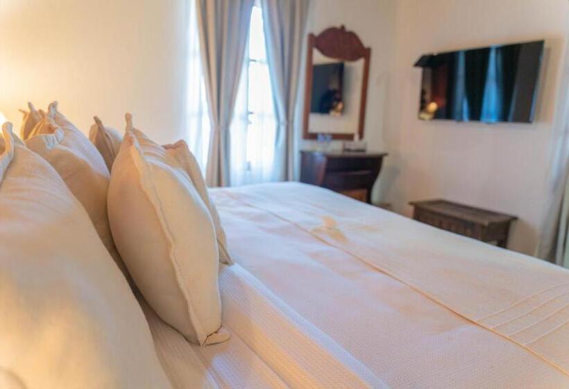 带大床的豪华间, Casa Graciela Hotel Pátzcuaro