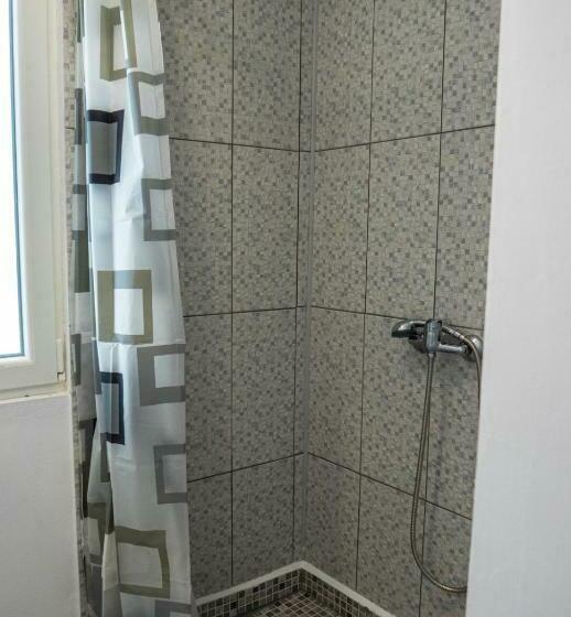 بنجلو عائلى, Poiana Cu Flori