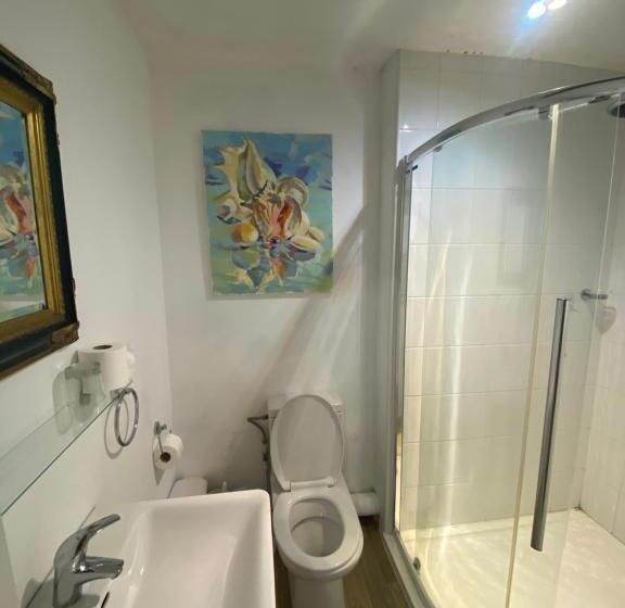 스탠다드 룸 킹사이즈 침대, Art House B & B