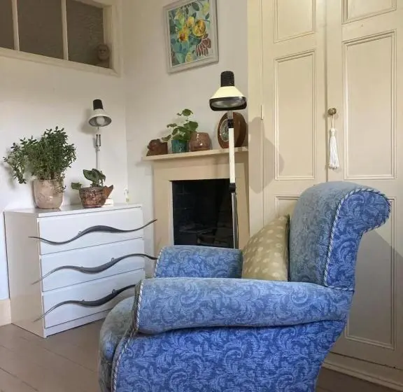 スタンダードルーム, Art House B & B
