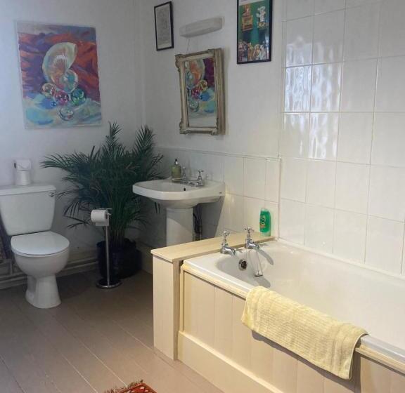 Номер Стандарт, Art House B & B