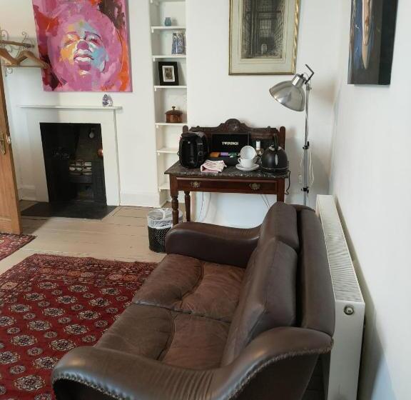 스탠다드 룸 킹사이즈 침대, Art House B & B