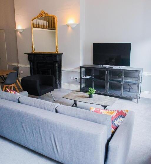 סטודיו דלוקס, Leevin Studios