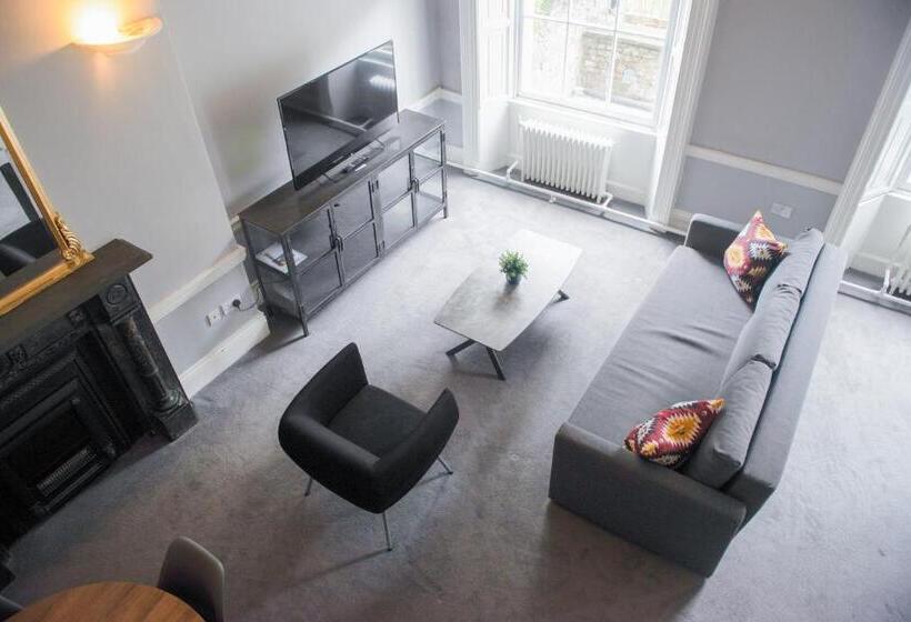 סטודיו דלוקס, Leevin Studios