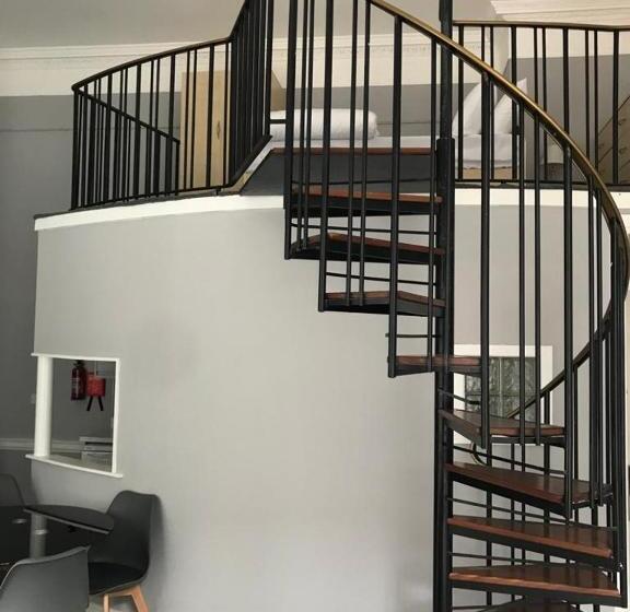 סטודיו דלוקס, Leevin Studios