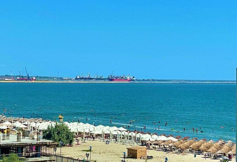 디럭스 스튜디오, Rohan Studio One