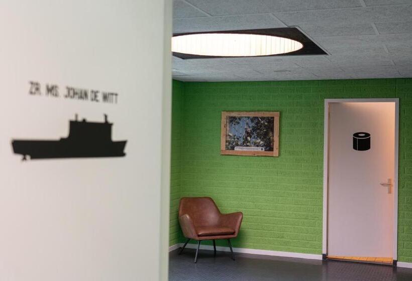 חדר סטנדרט, De Admiraal