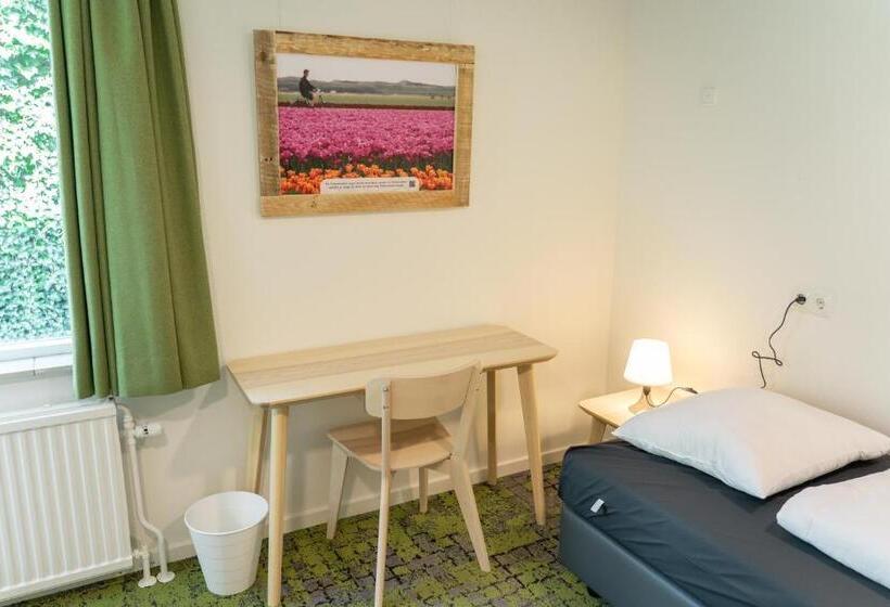 חדר קומפורט לשלושה, De Admiraal