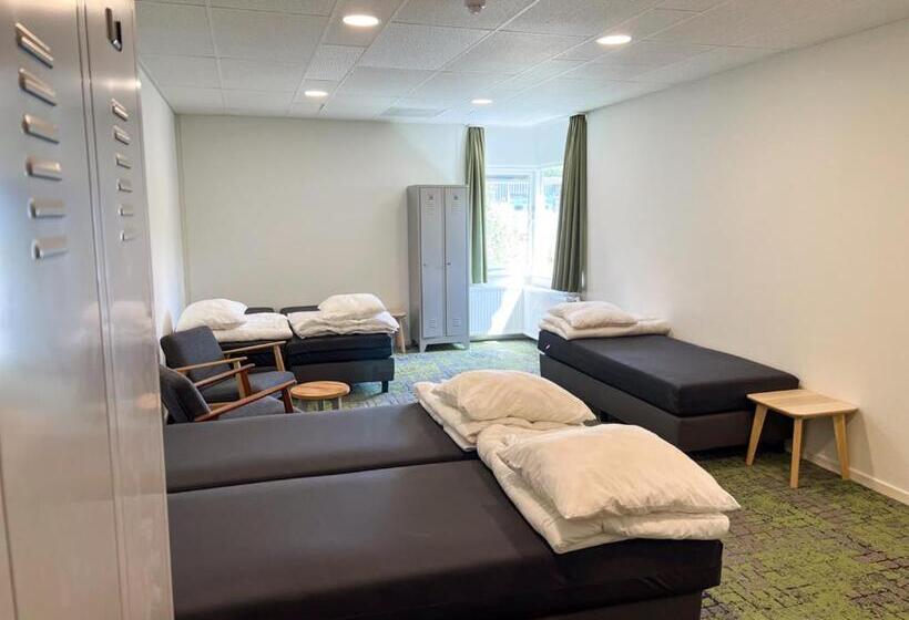 חדר משפחתי, De Admiraal