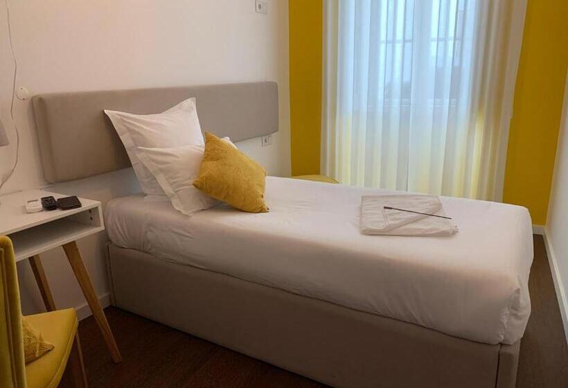 اتاق استاندارد یک نفره, Pharmacia Guesthouse