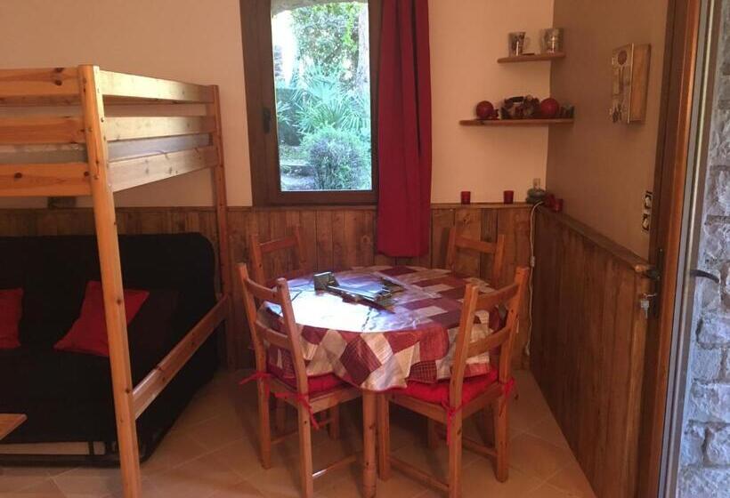 プールビュースタンダードステューディオ, Studio 4 Personnes