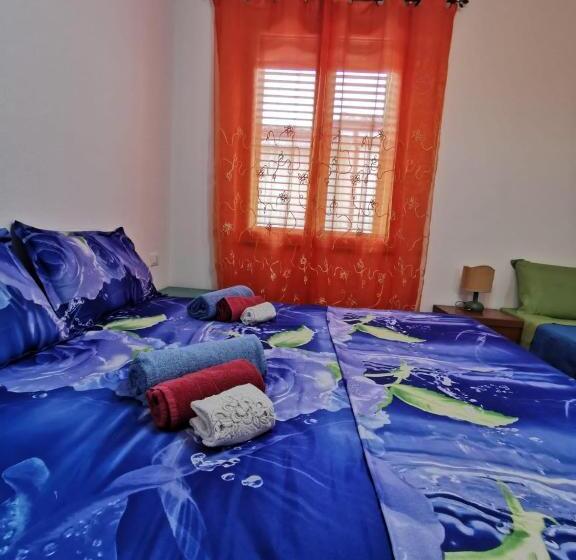 标准三人间, Vivere In Famiglia