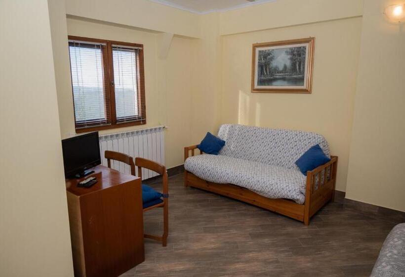 اتاق استاندارد با چشمانداز کوهستان, Acquario