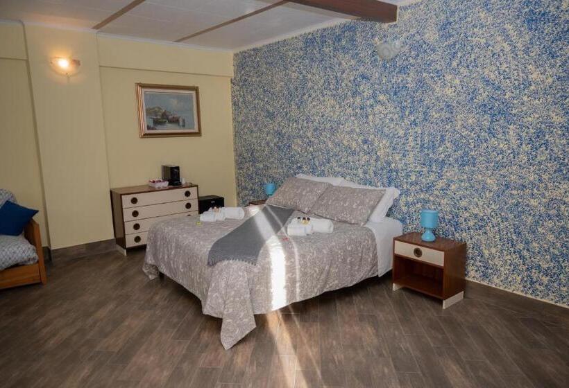 اتاق استاندارد با چشمانداز کوهستان, Acquario