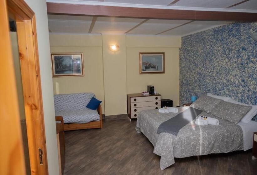 اتاق استاندارد با چشمانداز کوهستان, Acquario