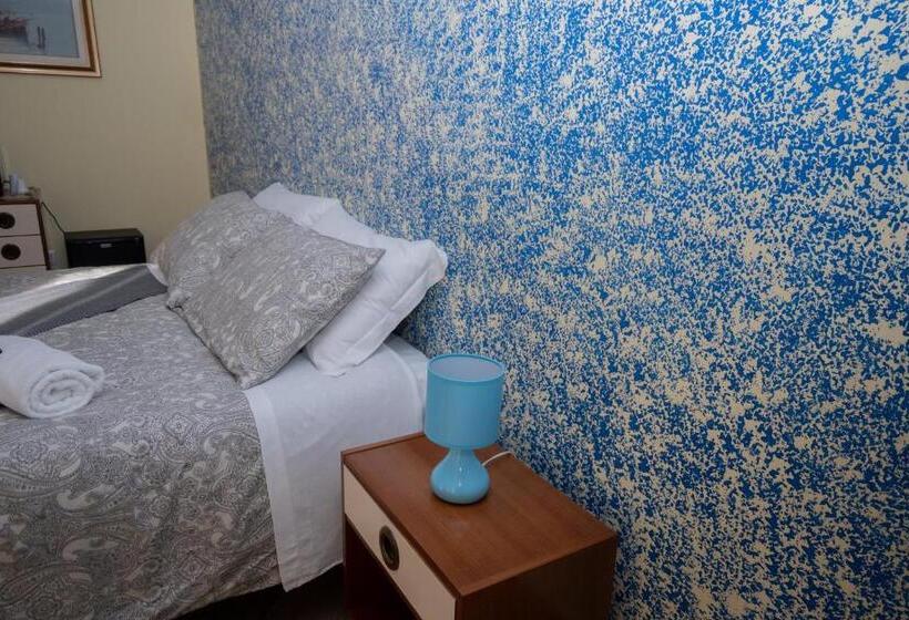 اتاق استاندارد با چشمانداز کوهستان, Acquario