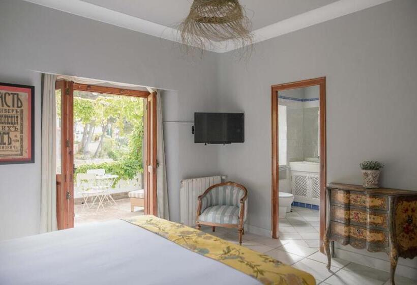 Номер Deluxe Вид на Море с Балконом, Villa Dora