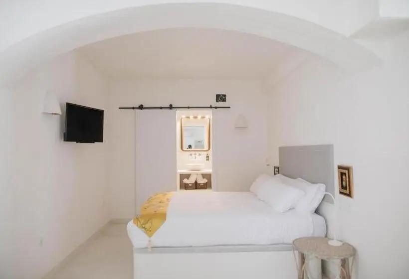 سوییت جونیور با چشم‌انداز دریا, Villa Dora