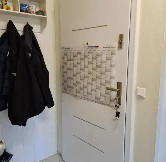 ルームシェアのワンベッド, Charmantes Helles Zimmer Zentrumnah Und Naturnah