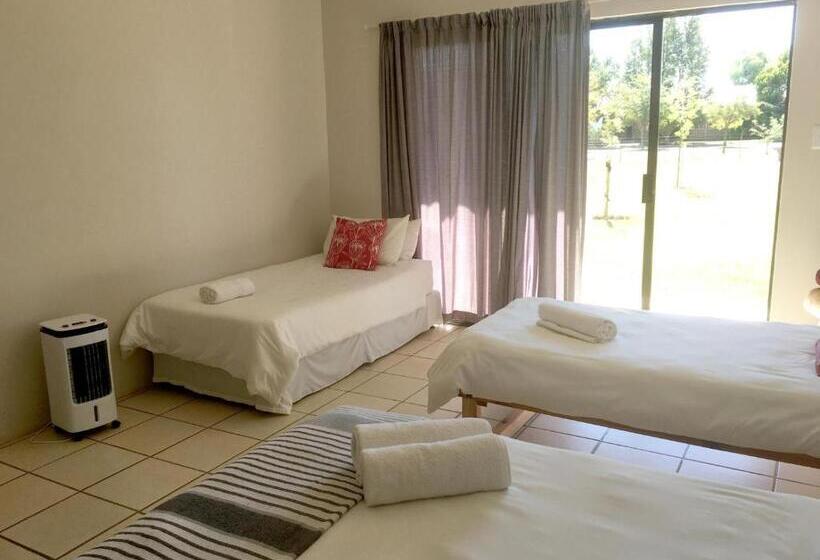 חדר משפחתי, Little Farms