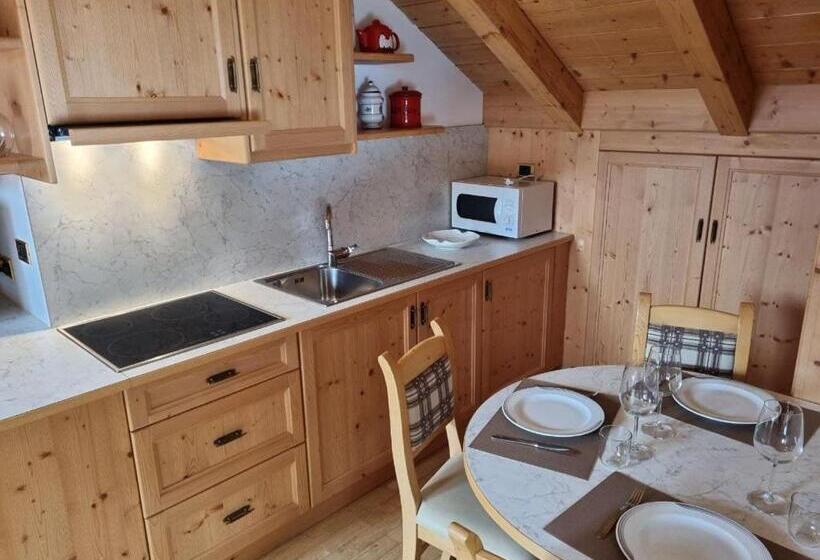 חדר סטנדרטי לשלושה עם נוף, Pian Schiavaneis B&b Apartament