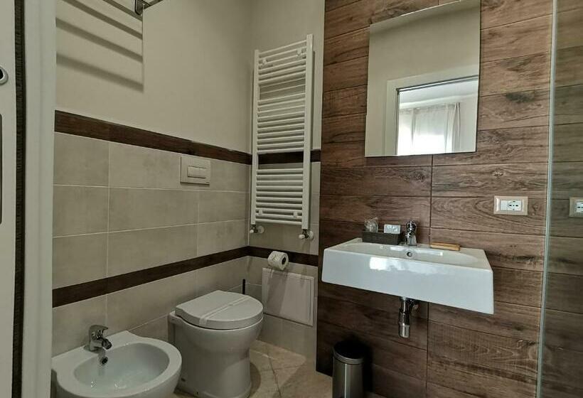 バルコニー付きスタンダードルーム, Le Métro