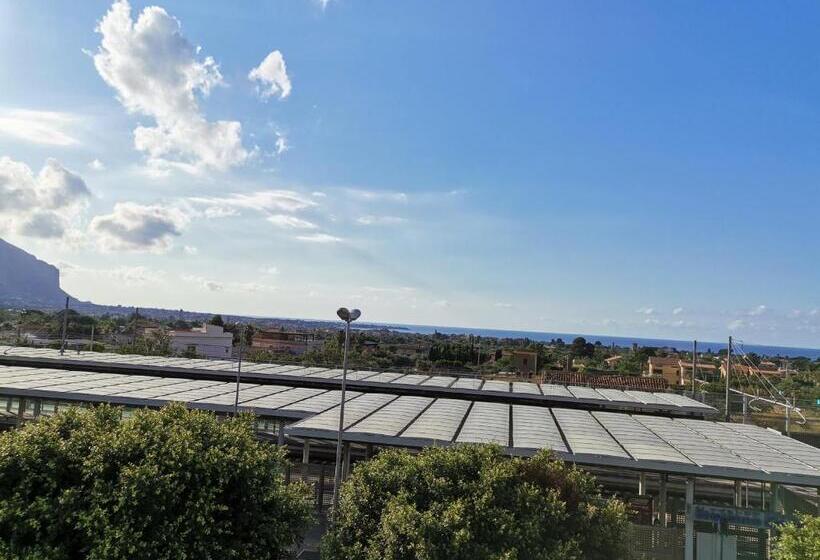 オーシャンビュースタンダードルームバルコニー付き, Le Métro