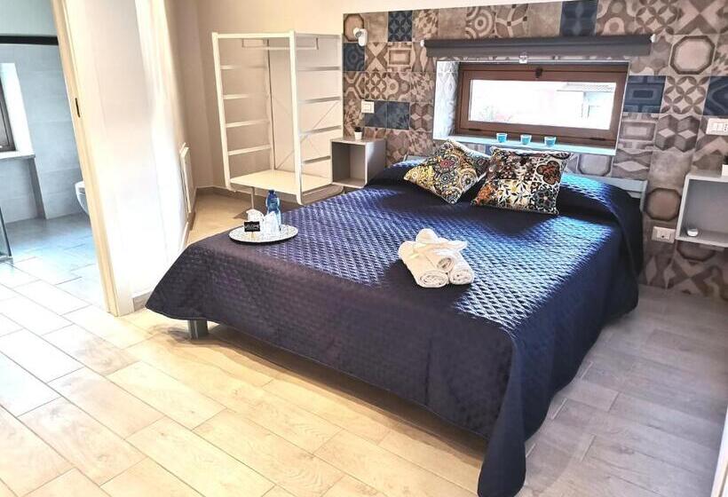 マウンテンビュースタンダードルーム, Le Métro