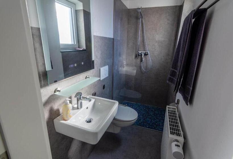 Standard Yhden Hengen Huone, Gästehaus Jagsttal