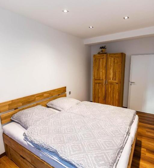 Huoneisto 1 Makuuhuone, Gästehaus Jagsttal