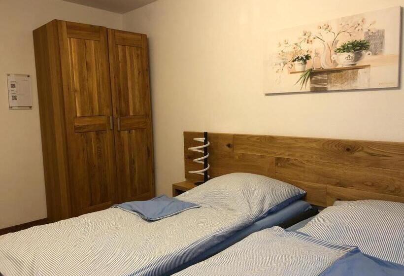 Huoneisto 1 Makuuhuone, Gästehaus Jagsttal