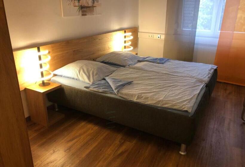 Huoneisto 1 Makuuhuone, Gästehaus Jagsttal