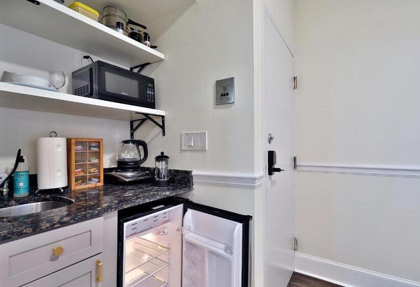 Студия Deluxe, Good Hotels Boston