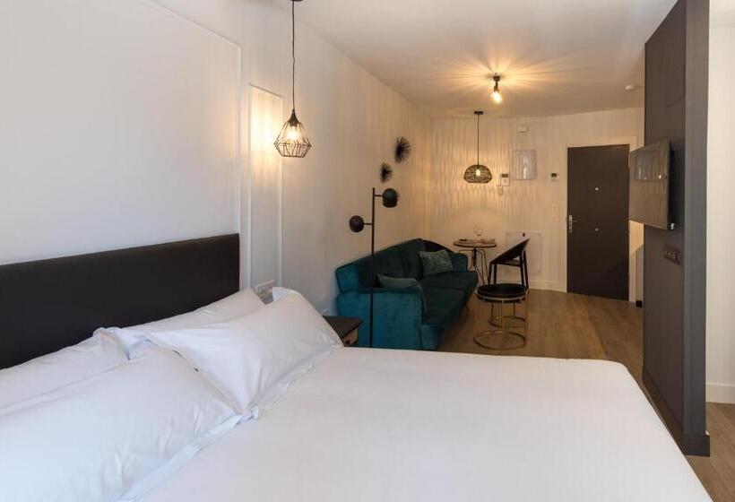 スタンダードスタジオ, Santa Catalina Suites Gijón