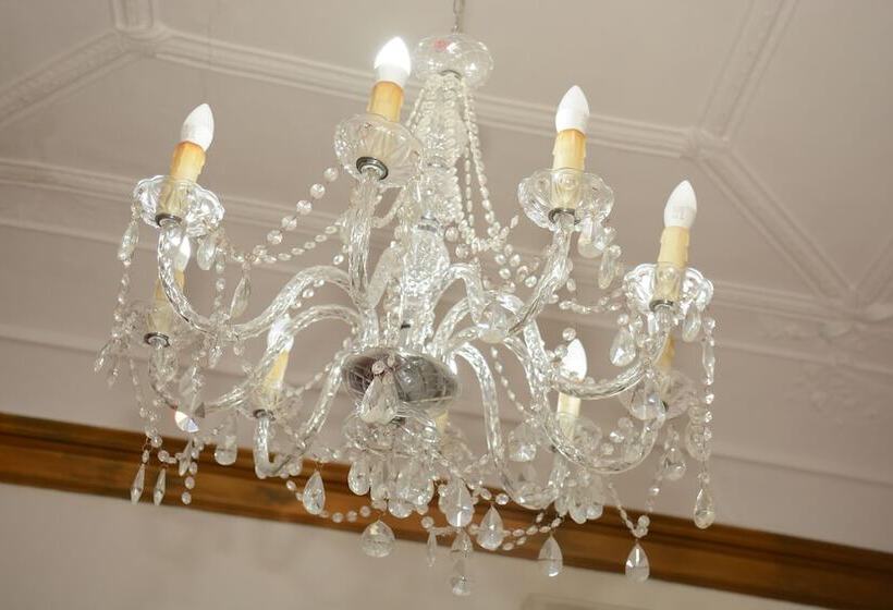 غرفة قياسية رباعية, B&b Opera