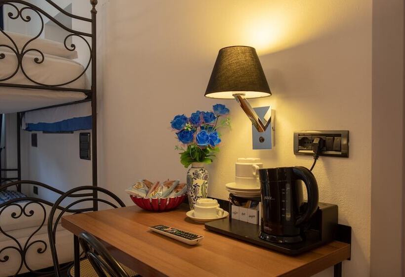 اتاق استاندارد سه نفره, In Riva Al Lago