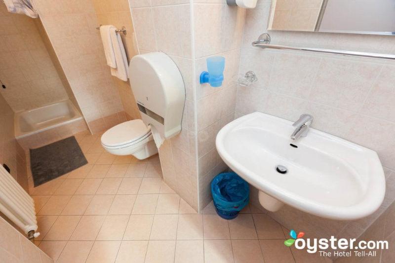 اتاق استاندارد چهار تخته, In Riva Al Lago